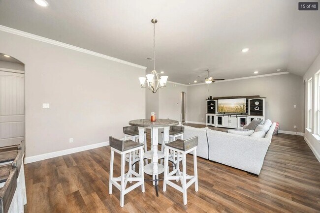 Building Photo - 26579 Pin Oak Dr