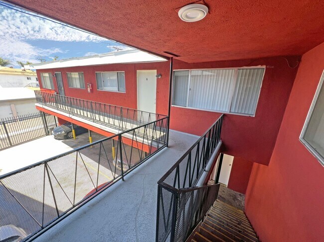 Building Photo - Brenton Apts