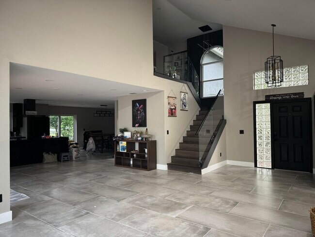Building Photo - 10366 Buena Ventura Dr