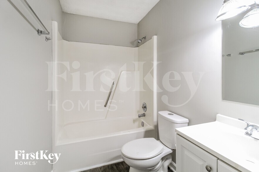 Building Photo - 1163 Mainstreet Valley Dr