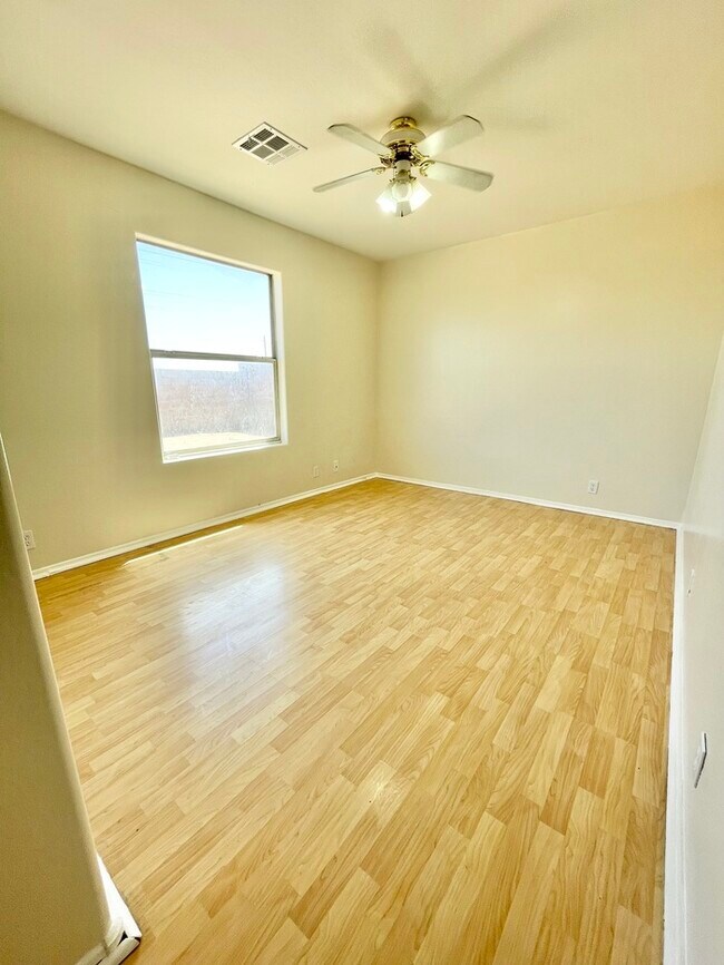 Building Photo - 8755 W Las Palmaritas Dr