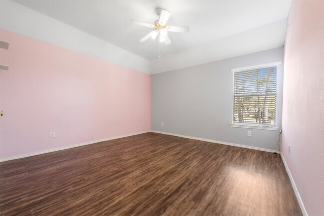 Building Photo - 17102 Mountain Crest Dr