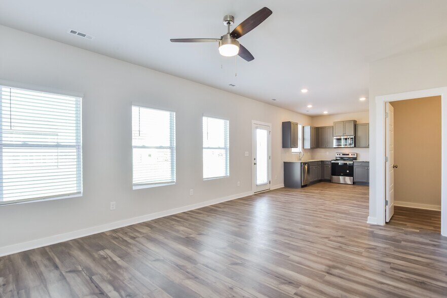 Building Photo - 26311 Valley Ridge Rd