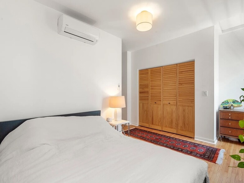 Building Photo - 928 1/2 S Orange Grove Ave