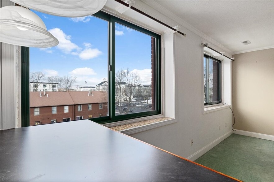 Building Photo - 150 Rumford Ave