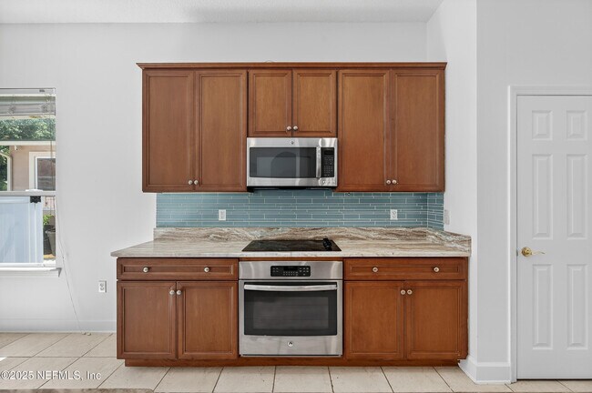 Building Photo - 10008 Sifton Ct