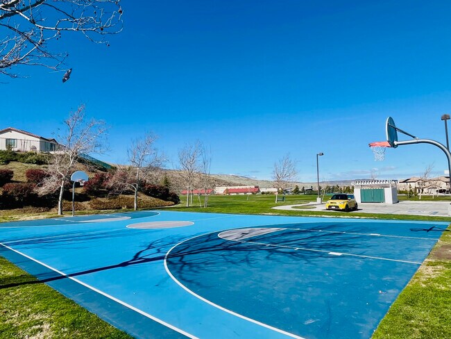 Building Photo - 2306 Cornflower Way