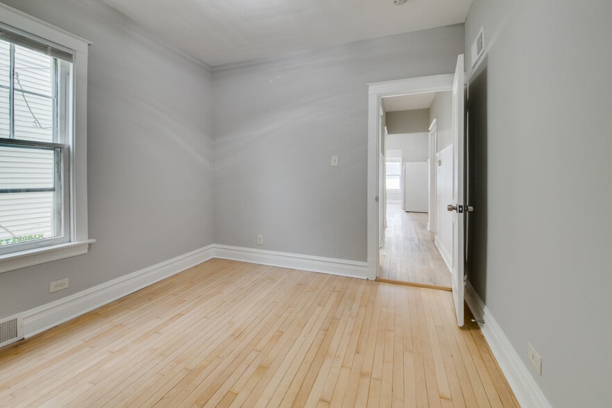 Building Photo - 6228 W Berenice Ave