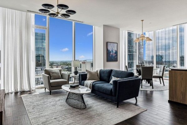 Building Photo - 160 2nd Ave S