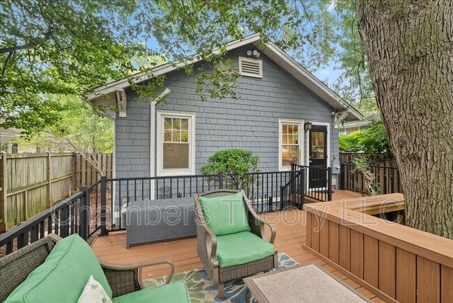 Building Photo - 23 E Walnut St