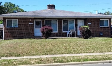 Building Photo - 1297 S James Rd