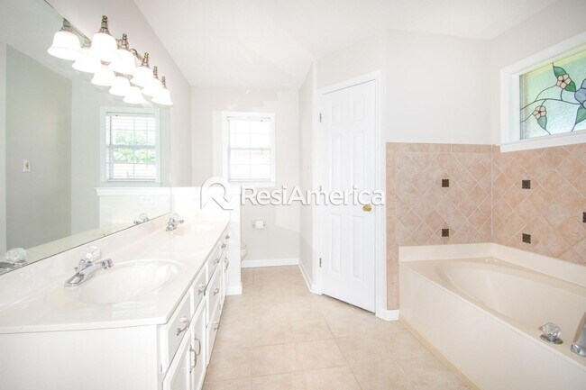 Building Photo - Newly Updated 4BR/2B home in Daybreak-Bart...