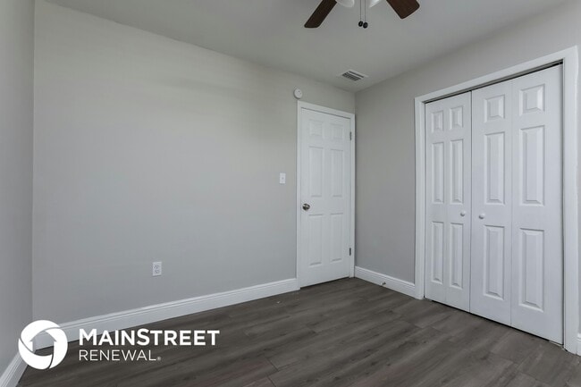 Building Photo - 805 Terry Lynn Dr