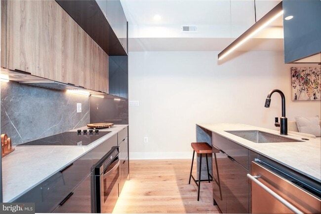 Building Photo - 1133 5th St NW