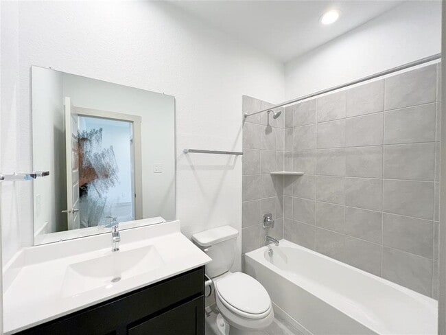 Building Photo - 28947 Yachting Pt Ct