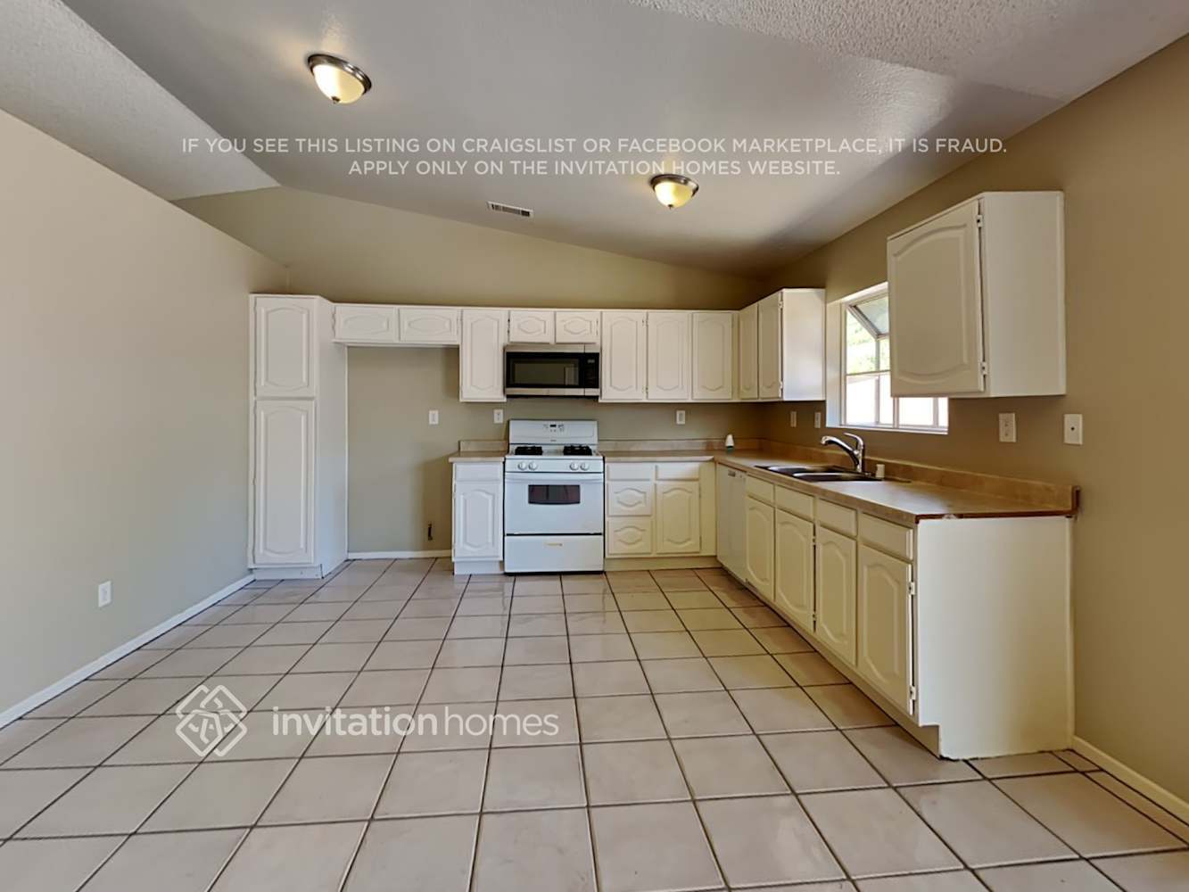 Building Photo - 4268 Cedar Dr