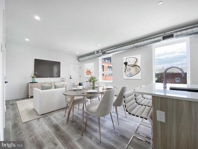 Primary Photo - 1843 Hartranft St