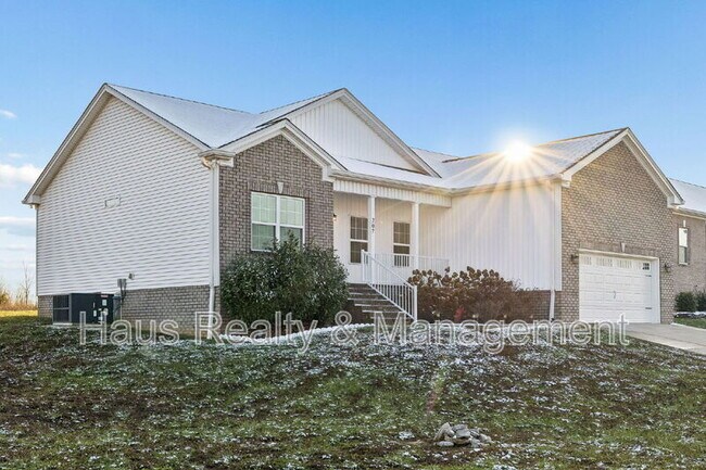 Building Photo - 207 Bedford Ct