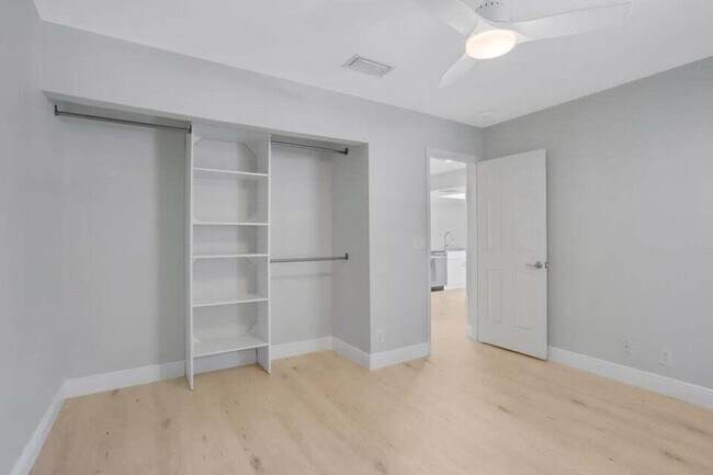 Building Photo - 3113 Kingswood Terrace