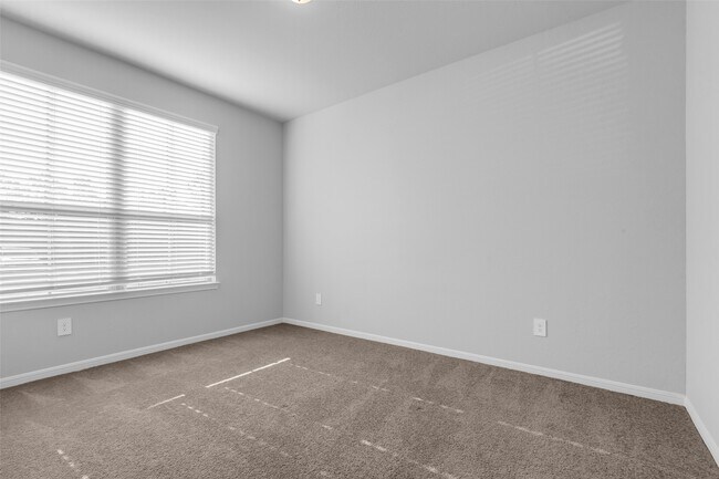 Building Photo - 935 Golden Willow Ln