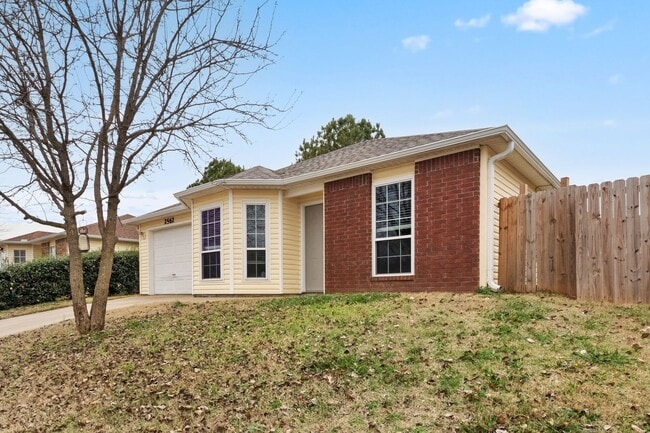Building Photo - Completely Renovated Springdale Home - Clo...