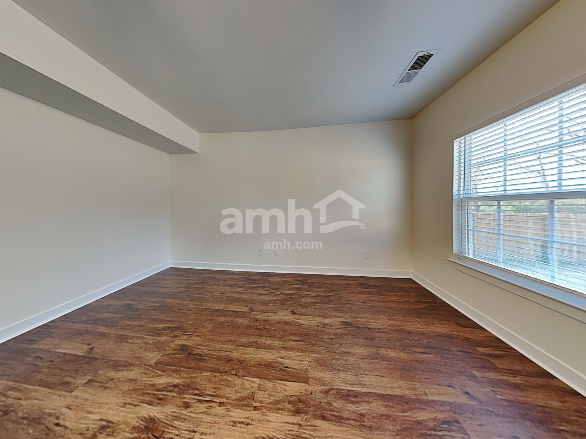 Building Photo - 136 Thames Valley Dr