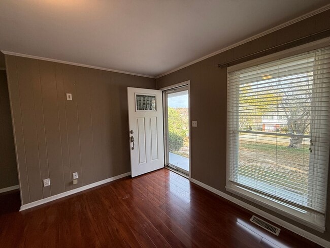 Building Photo - House in Kuttawa