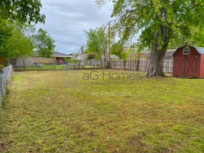 Building Photo - 4722 SE 27th St