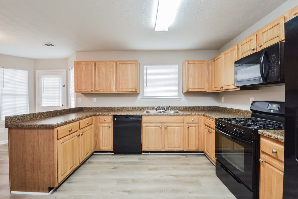 Building Photo - 95 Hazelhurst Dr