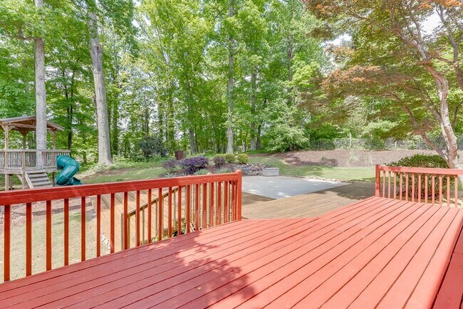 Building Photo - 1813 Rambling Woods Dr NW