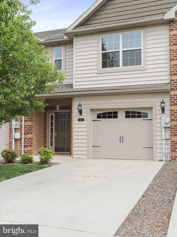 Building Photo - 20 Delano Dr
