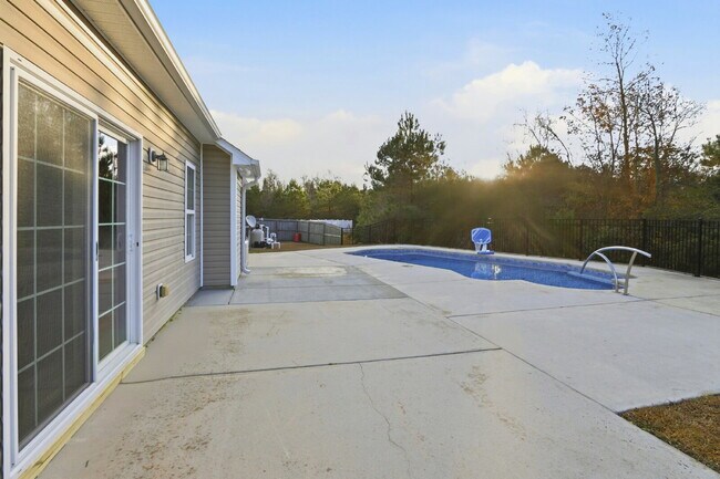 Building Photo - 124 Regatta Way