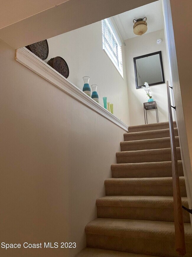 Building Photo - 8056 Sunset Ct