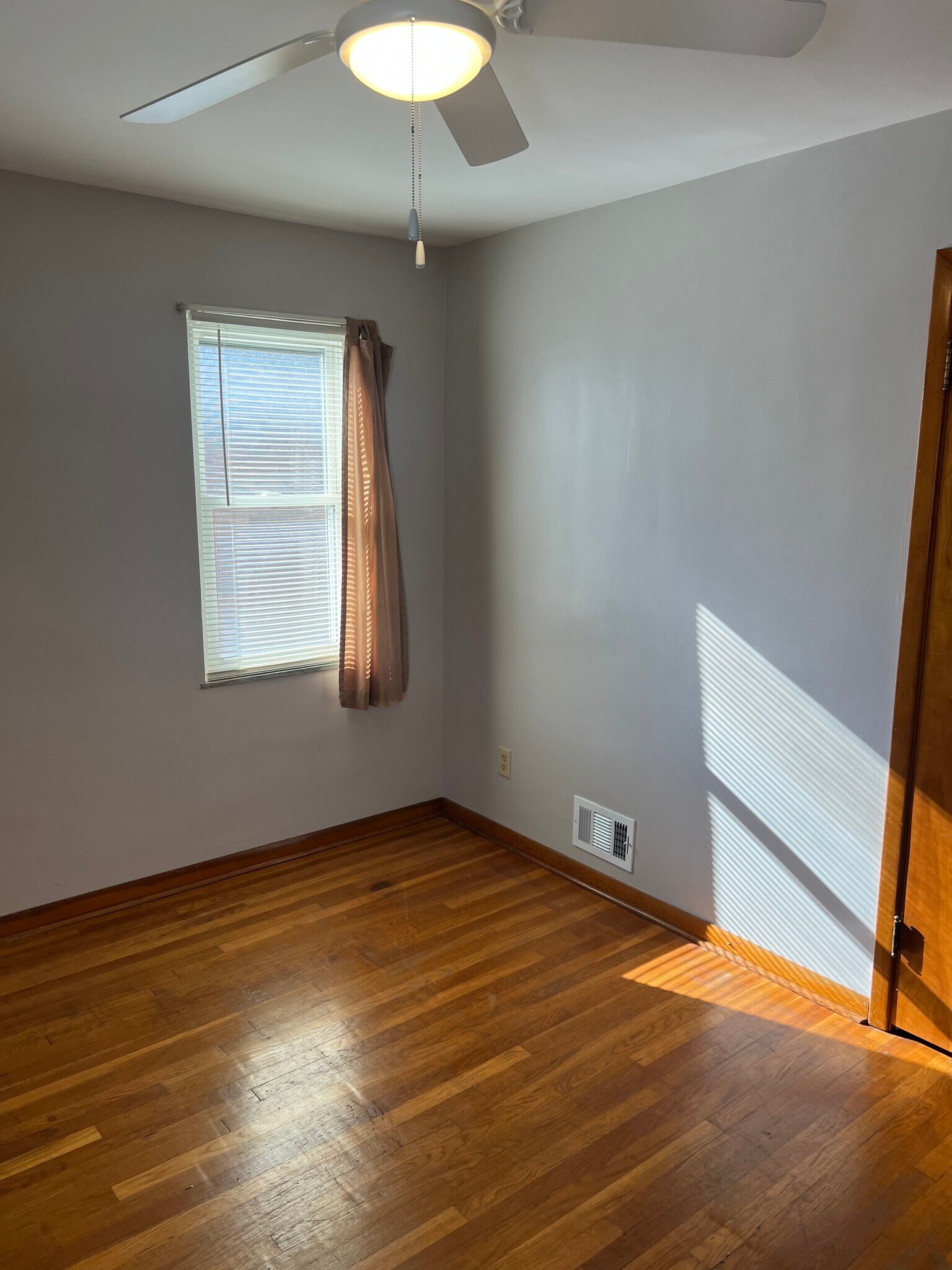 Building Photo - 6125 Ridge Rd.