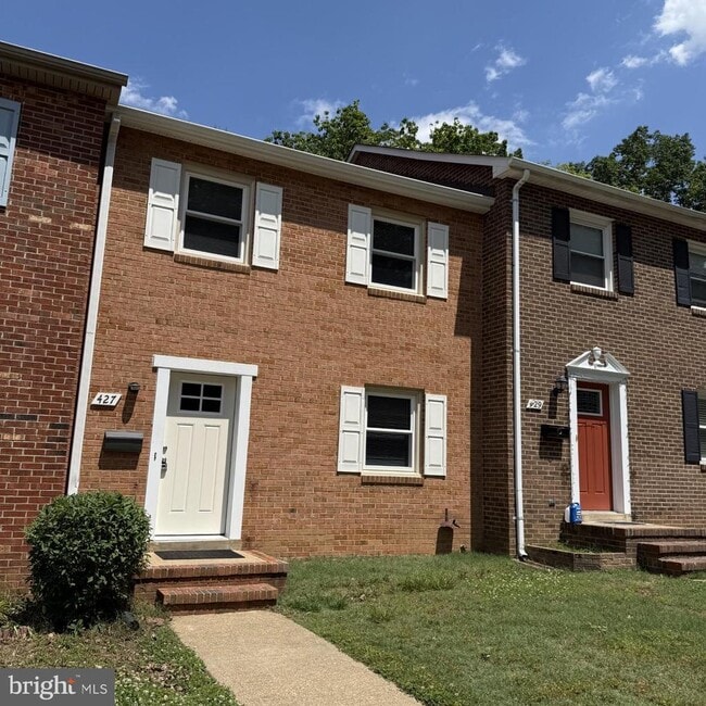 Primary Photo - 427 Ridgemore St