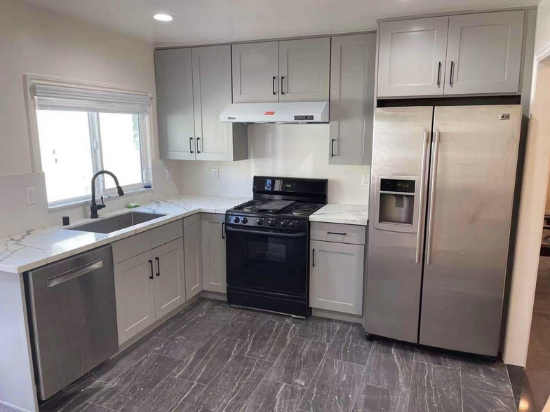 main kitchen - 1011 E 67th St