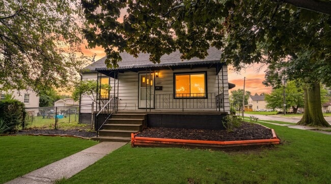 Building Photo - 2947 Colorado Ave