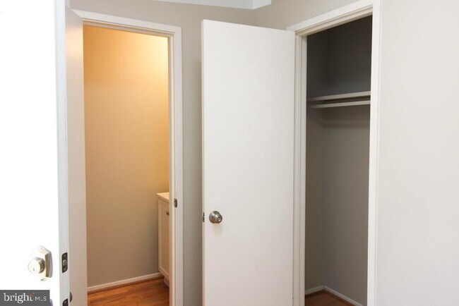 Building Photo - 20423 Meadow Pond Pl