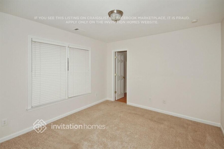 Building Photo - 4043 Ashland Cir