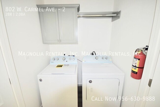 Building Photo - 802 W Carmel Ave