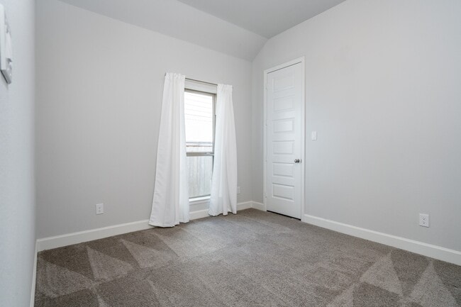 Building Photo - 12715 Plaza Solana Pl