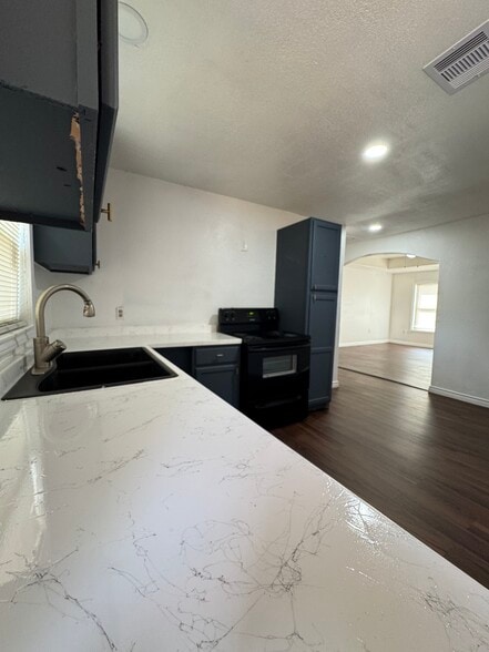 Building Photo - 6706 Tippett St