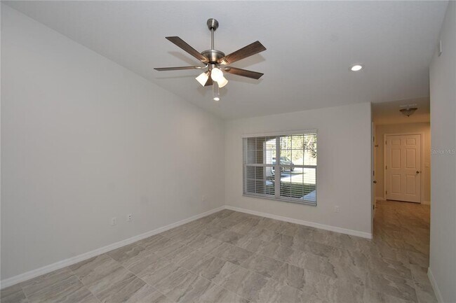 Building Photo - 11 Buttonwood Ln