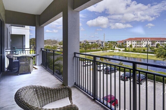 Building Photo - 3333 Central Gardens Cir