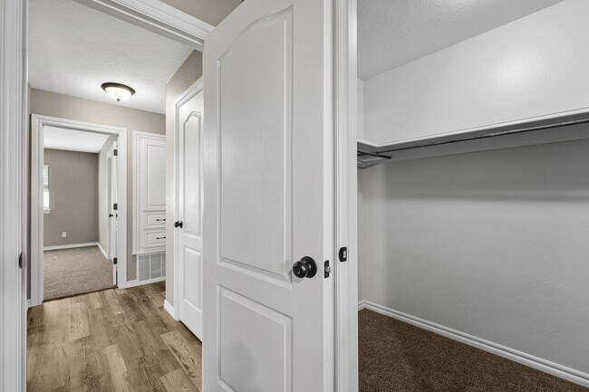 Building Photo - Remodeled
