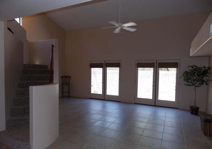 Living Room - 3135 N Olsen Ave