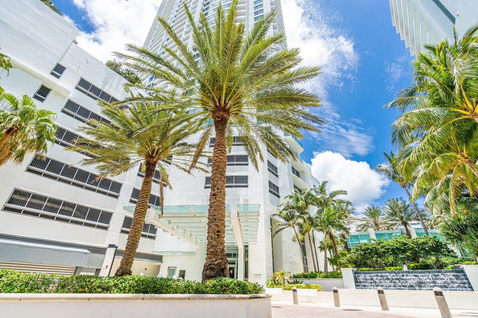 Building Photo - 4360 Collins Ave