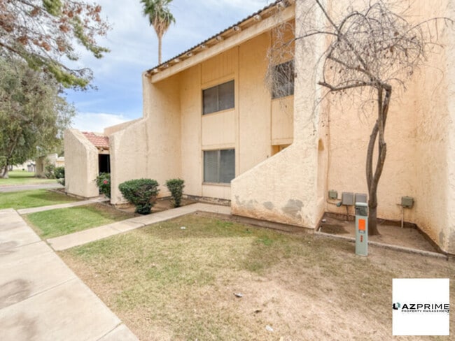 Building Photo - Modern 3/2.5 Glendale Townhome - Villa Charme!