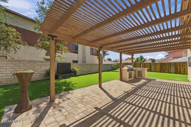 Building Photo - 5769 Nutwood Cir