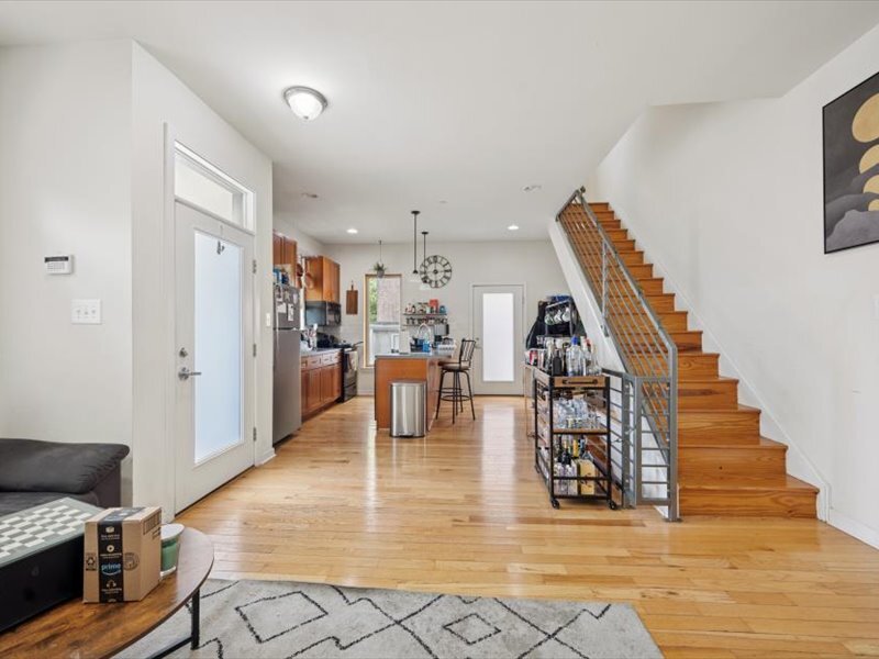 Building Photo - 928 S 15th St